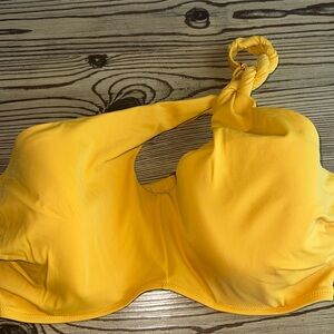 Twisted one shoulder bikini top